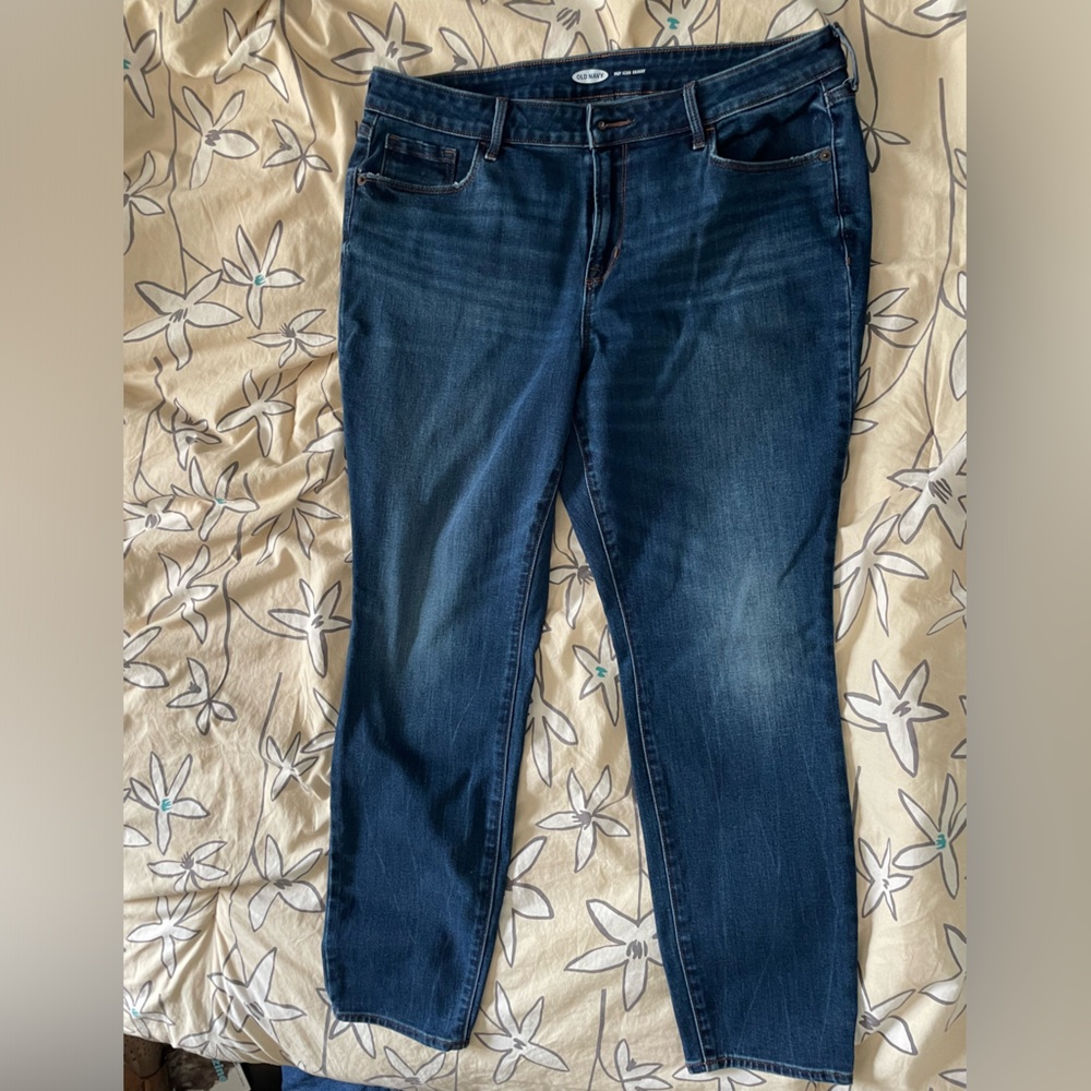 Old navy blue jeans in like new condition size 14 short pop icon skinny